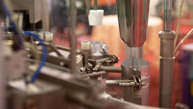 pouch packing machine